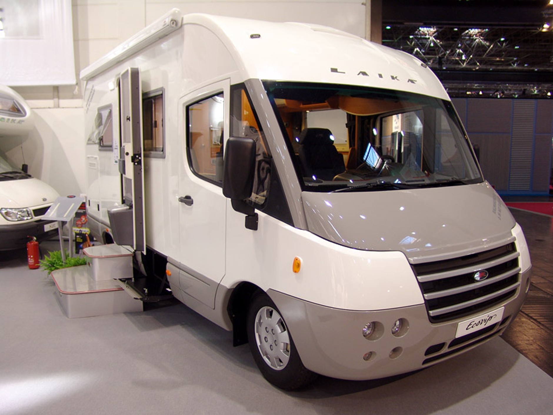 Caravan Salon Düsseldorf 2007: Caddy Life i moda na nowy sezon (fotogaleria)