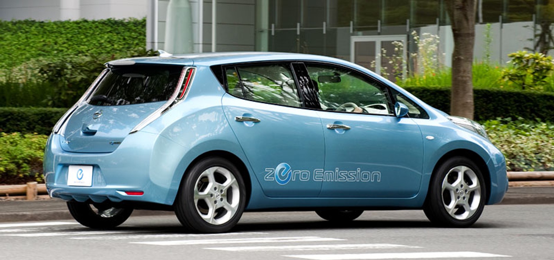 Nissan Leaf: rozpoczął się wiek pojazdów elektrycznych