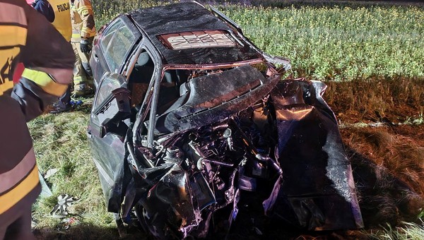 "Pirat agresor ginie w wypadku". Strażacy: pięć osób trafiło do szpitala [WIDEO]