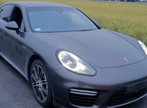 Ukradli kilkanaście samochodów wartych łącznie ok. 3 mln zł. Policja rozbiła szajkę [WIDEO]