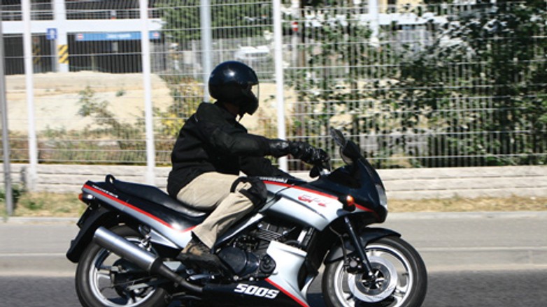 Kawasaki GPZ 500S - Do serwisu tylko na chwilę