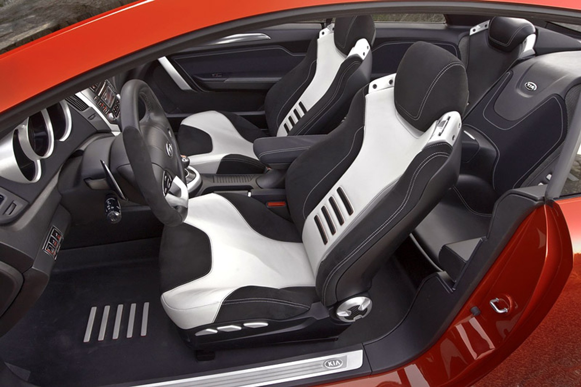 Kia KOUP – koncept ostrego czteromiejscowego coupe