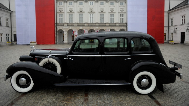 WARSZAWA CADILLAC JÓZEFA PIŁSUDSKIEGO (Cadillac 355D)