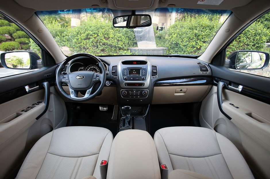 Zmodernizowana Kia Sorento na jesieni