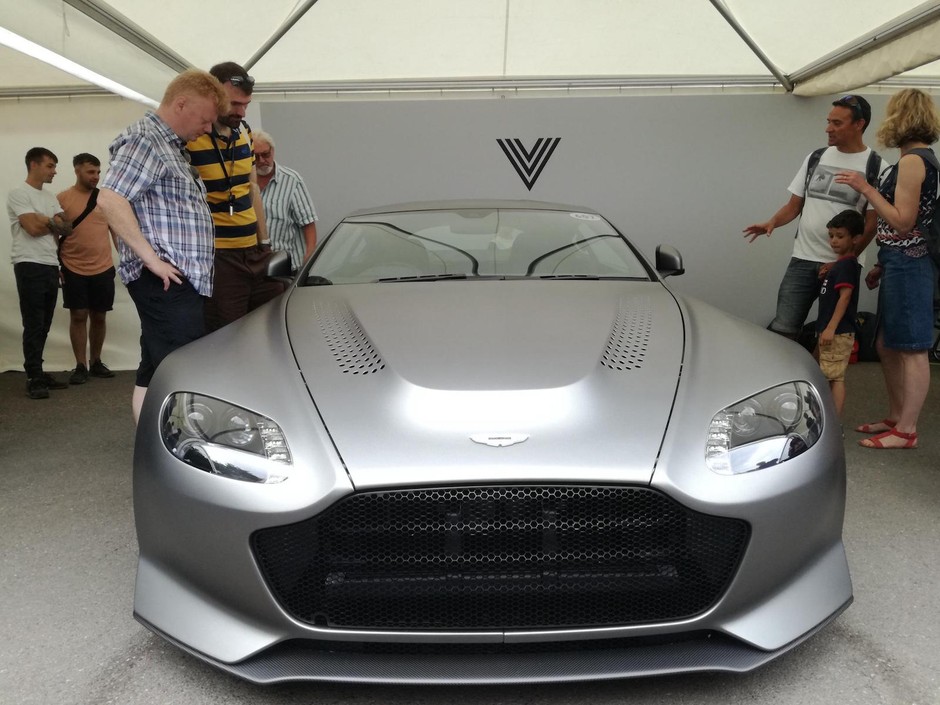 ASton Martin V12 Vantage V12 V600