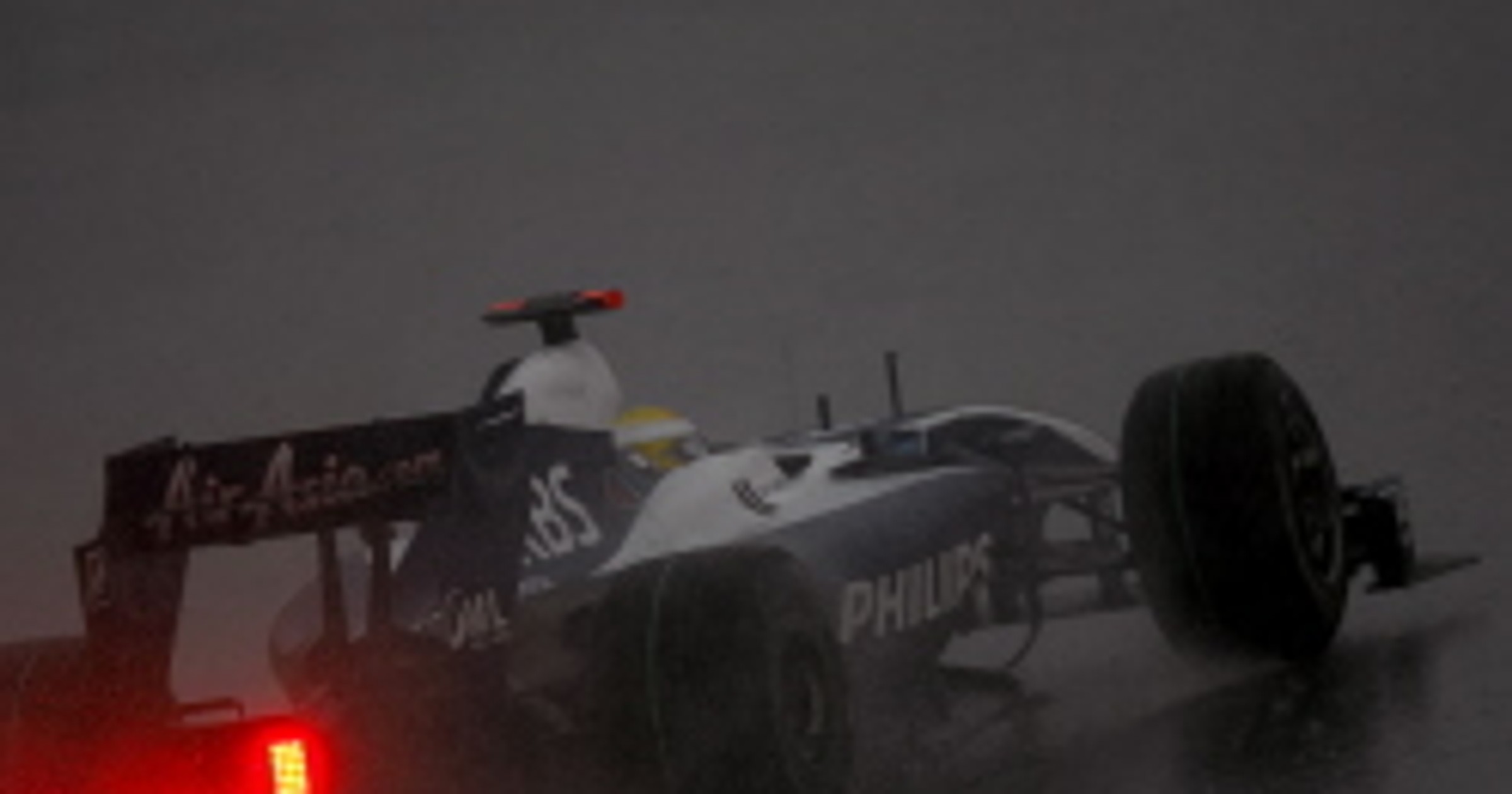 Formuła 1: podwójne dyfuzory są legalne!