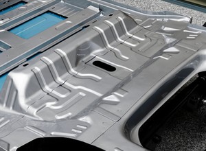 Ugaszenie elektryka nie będzie trwało dłużej niż auta spalinowego. Renault udostępnia patenty