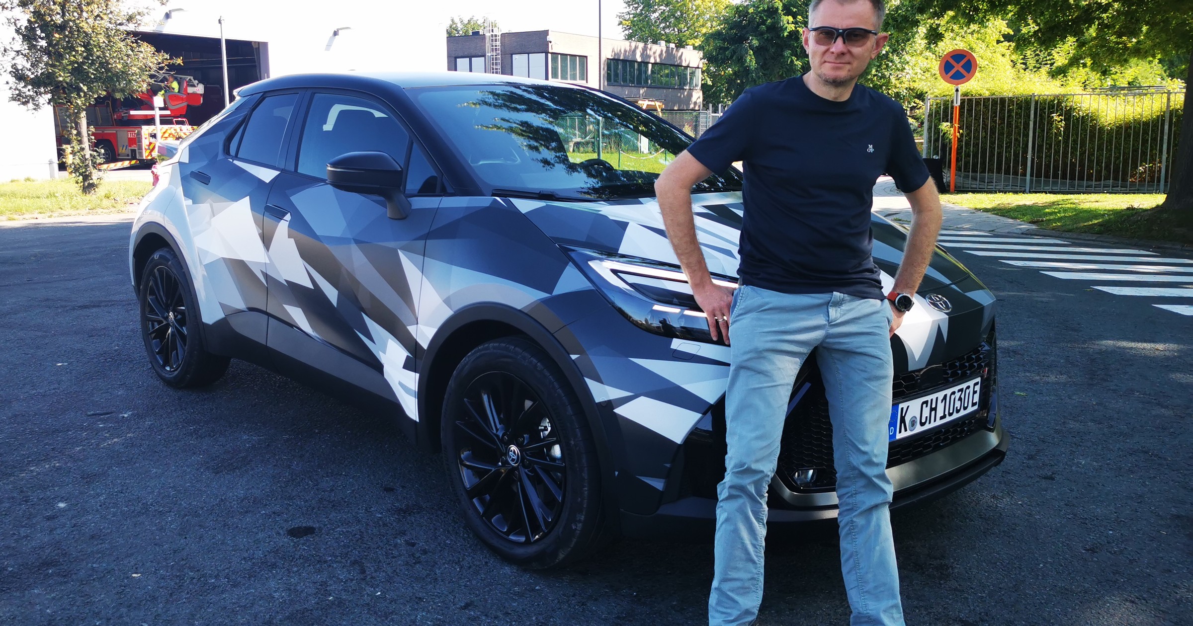 Jeździłem nową Toyotą C-HR Plug-in Hybrid