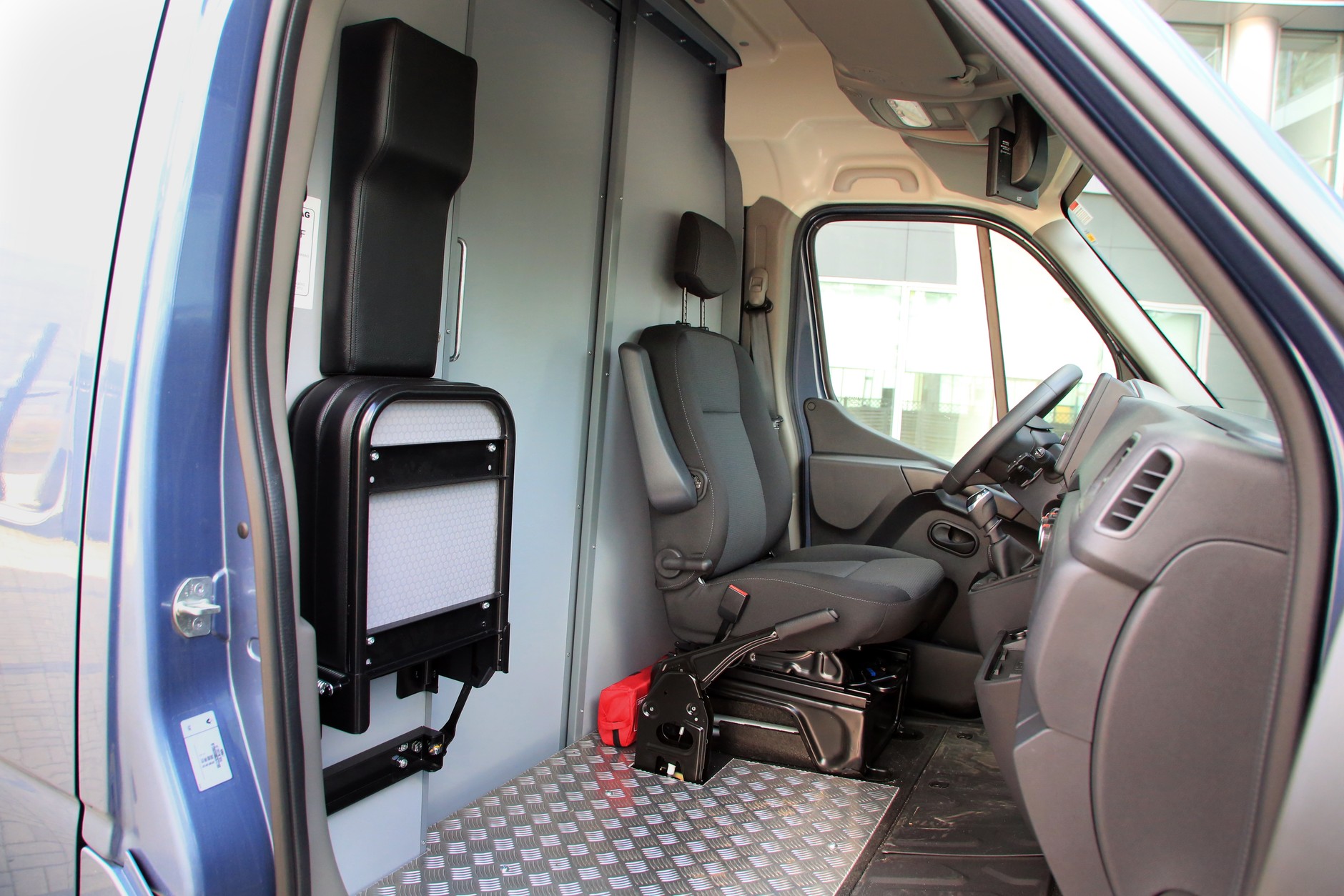 Renault Master 2019 zabudowa kurierska