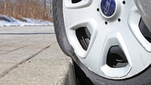 Jakie koło łatwiej uszkodzić, które lepsze na zimę?