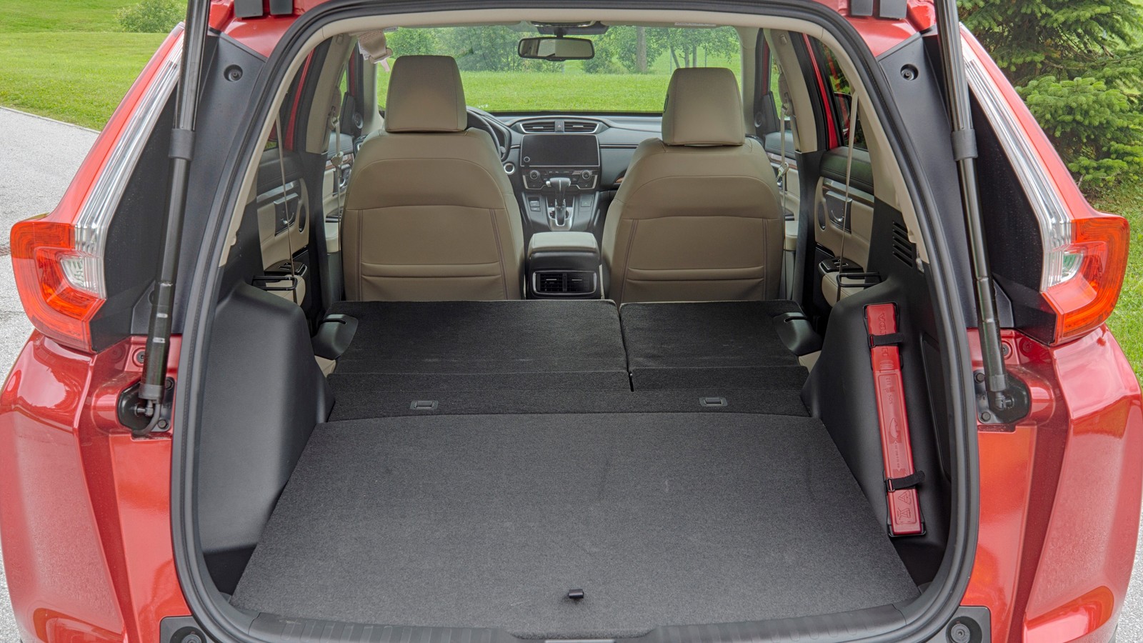 W wersji 5-miejscowej do dyspozycji mamy 561 l (po powiększeniu 1756 l). Odmiana 7-miejscowa ma nieco mniej miejsca na pakunki: od 472 do 1509 l.