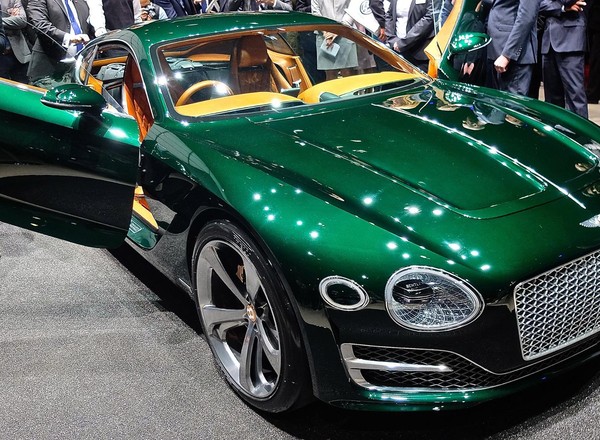 Genewa 2015 - Bentley EXP 10