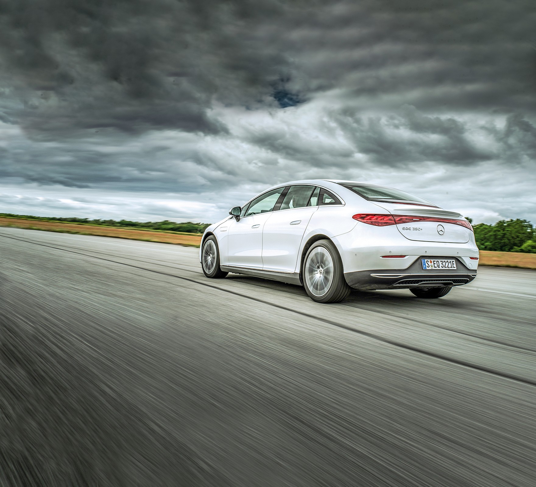 Mercedes EQE 350+ (2022)
