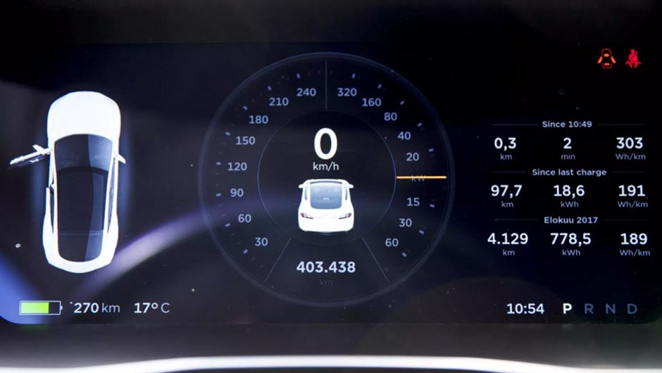 Tesla Model S na taxi z przebiegiem 400 000 km