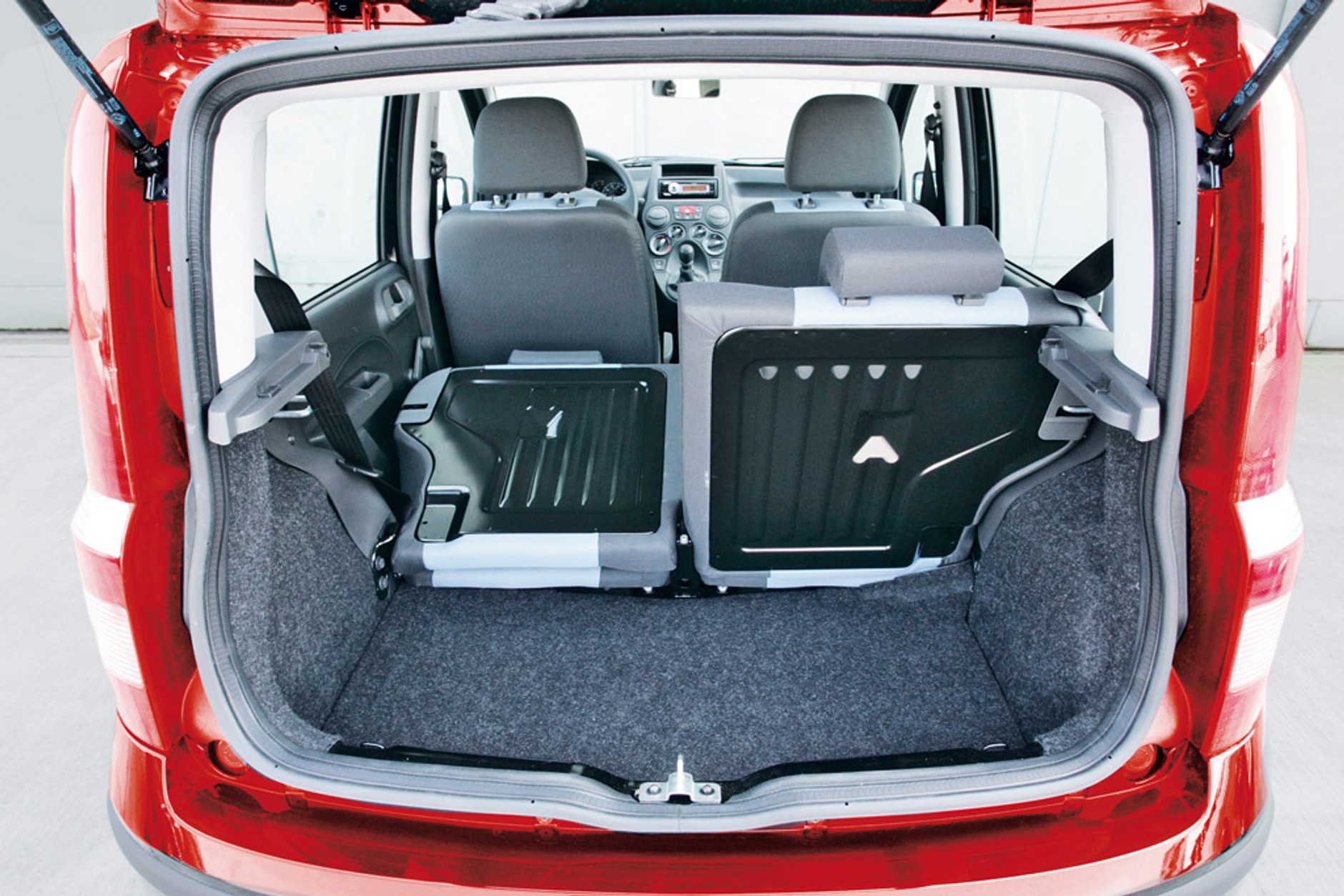 Kia Picanto kontra najwięksi konkurenci. Poznaj nowy wymiar miejskiego auta