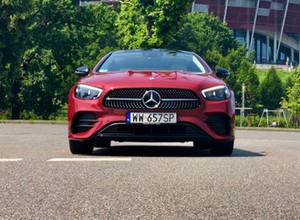 Mercedes E 300 Coupe - podróżowanie z klasą