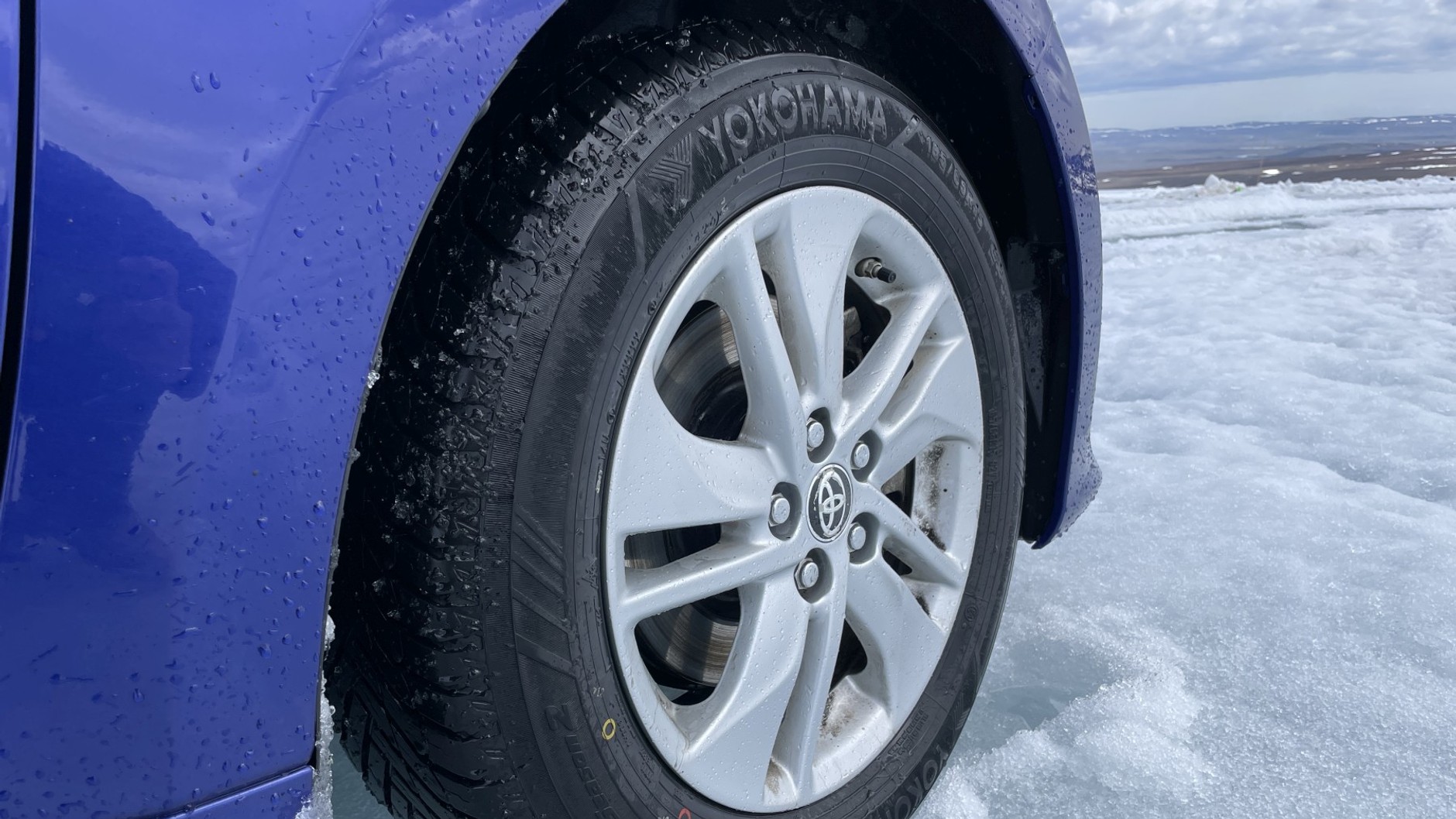 Opony całoroczne Yokohama BluEarth-AllSeason2 na Toyocie Yaris