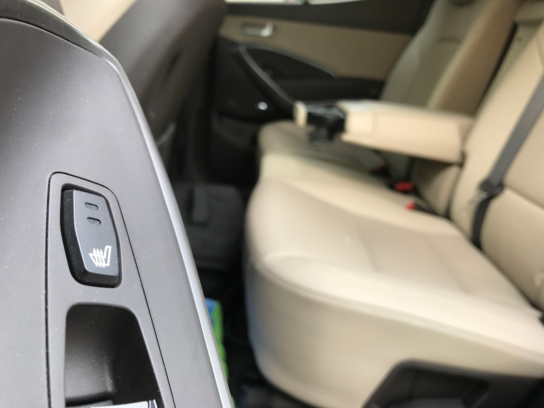 Kanapa w środkowym rzędzie jest podgrzewana