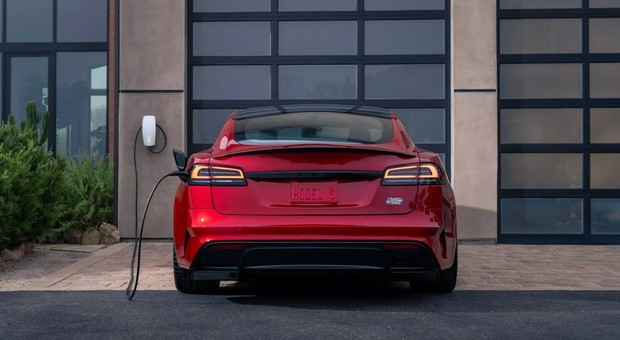 Tesla nagle usunęła z konfiguratora topowe modele. Modele X i S zniknęły z Europy