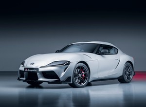 Toyota GR Supra z manualną skrzynią biegów. Można już składać zamówienia