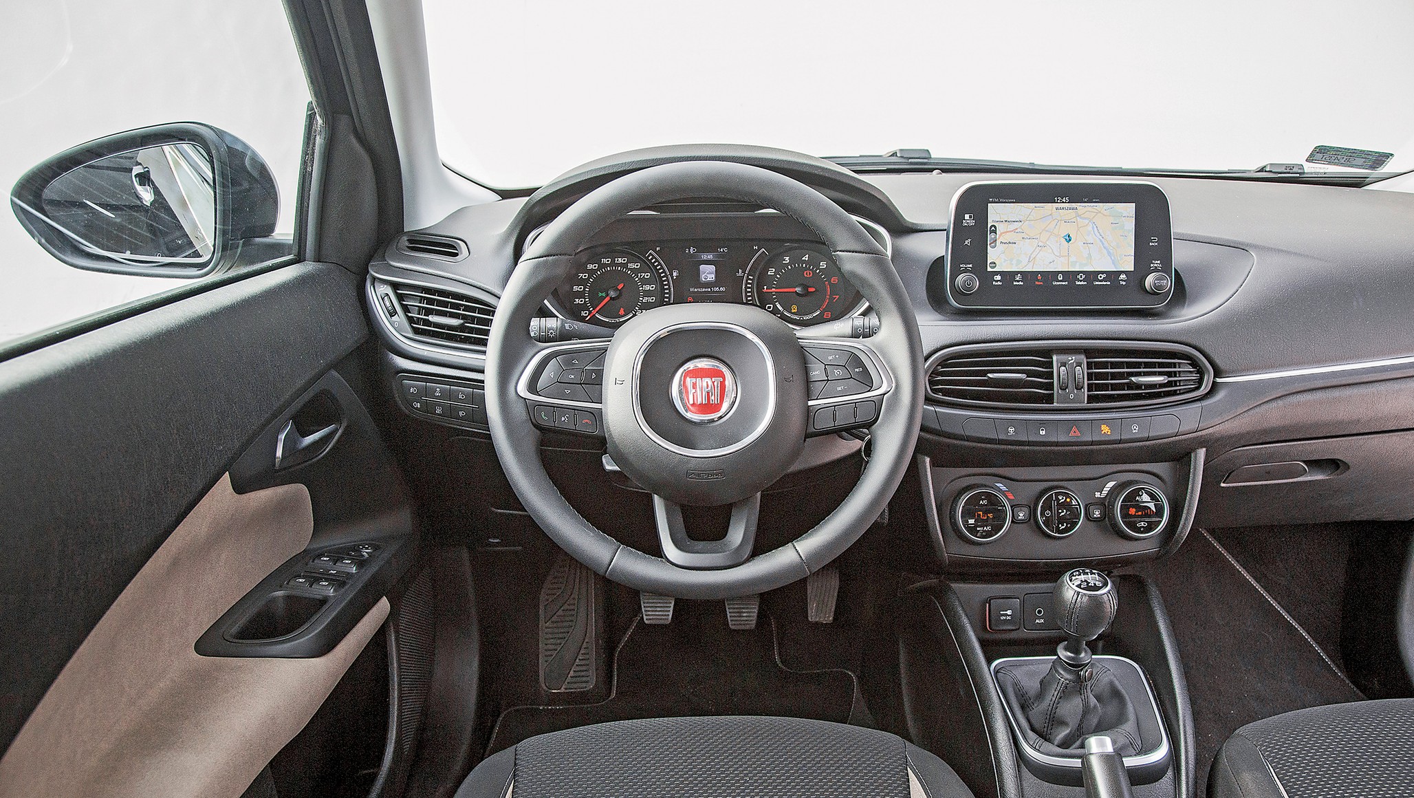 Model ten sprzedawał się znakomicie, także w Polsce. Sięgali po niego nie tylko zarządcy flot, ale też taksówkarze oraz „zwykli Kowalscy”, którzy potrzebowali dużego auta w dobrej cenie.