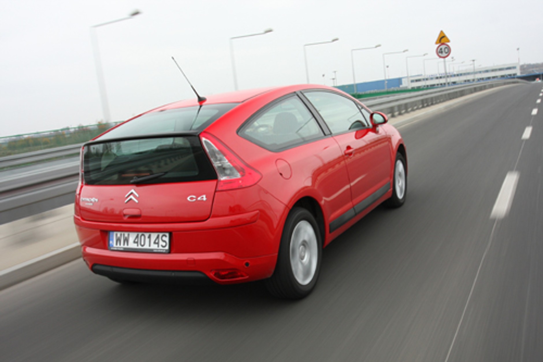 Citroen C4 1.6 THP - Dobrze wygląda i jeszcze lepiej jeździ