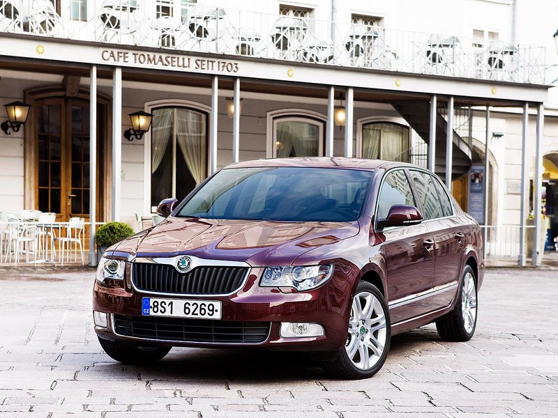 Škoda Superb: 4 lata gwarancji, 120 tys. km i bezpłatny serwis!