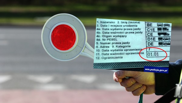 24-letni kierowca stanie przed sądem. Powód? Złamał kod 01.01