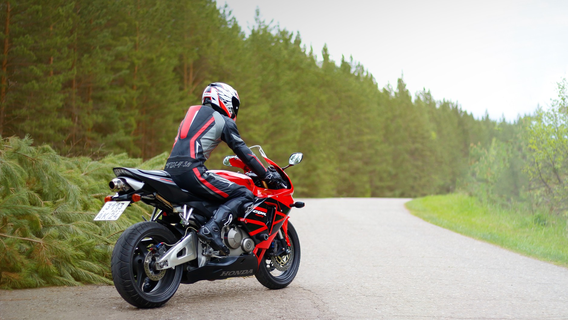 Motocyklista (zdjęcie ilustracyjne)