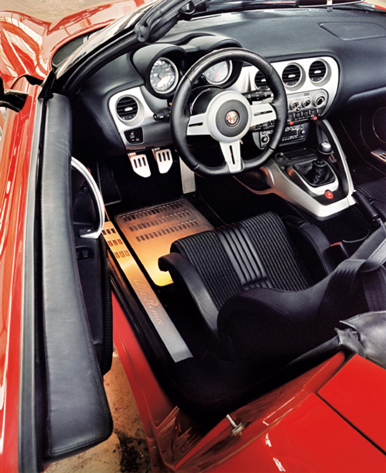 Alfa Romeo 8C Competizione Spider - Ferrari od Alfy