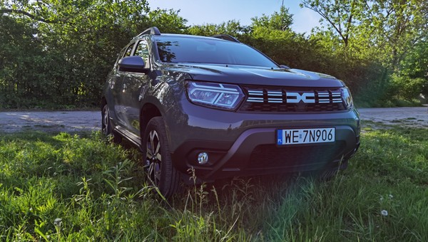 Jeździłem najmocniejszą Dacią Duster. Bez LPG, za to z automatem. To auto nadal warto kupić