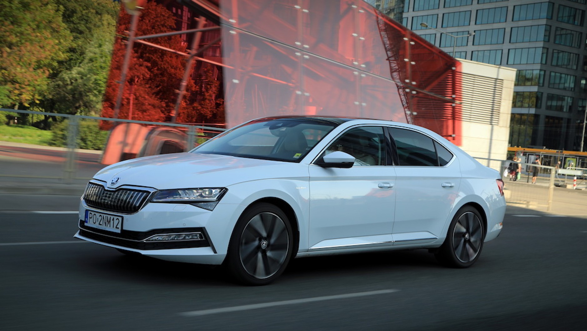 Duża, wygodna, a pod maską 280 KM. Idealnie, by łapać piratów drogowych