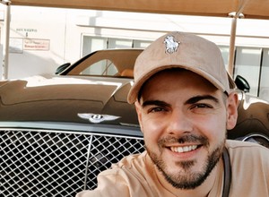 Opłaca się ściągać auta z Dubaju? Marcin robi to codziennie. Mówi, ile można zaoszczędzić