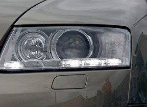 Ciemna strona świateł LED - ADAC ostrzega o problemach