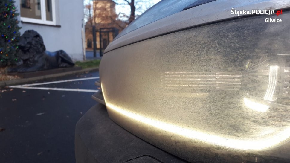 Warunek dobrego oświetlenia: czyste klosze reflektorów