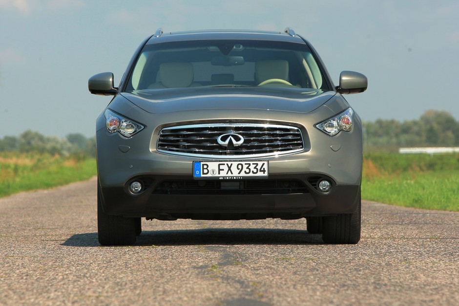 Infiniti FX30d: Gotowy do rywalizacji