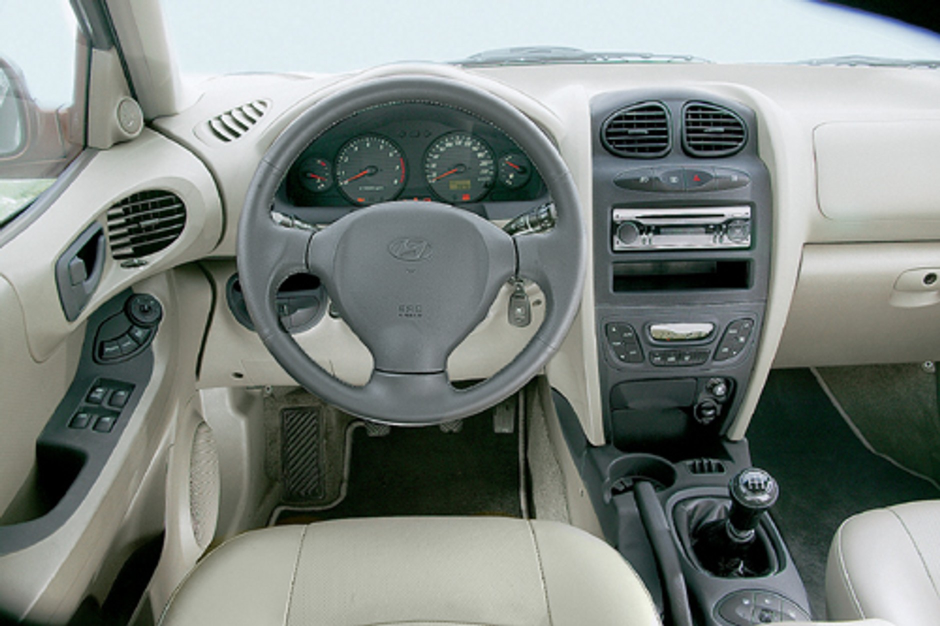 Hyundai Santa Fe kontra Mazda Tribute, Nissan X-Trail i Subaru Forester - Porównanie czterech dalekowschodnich SUV-ów