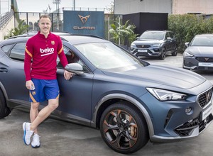 Nowe auta piłkarzy FC Barcelony - Cupra w miejsce Audi