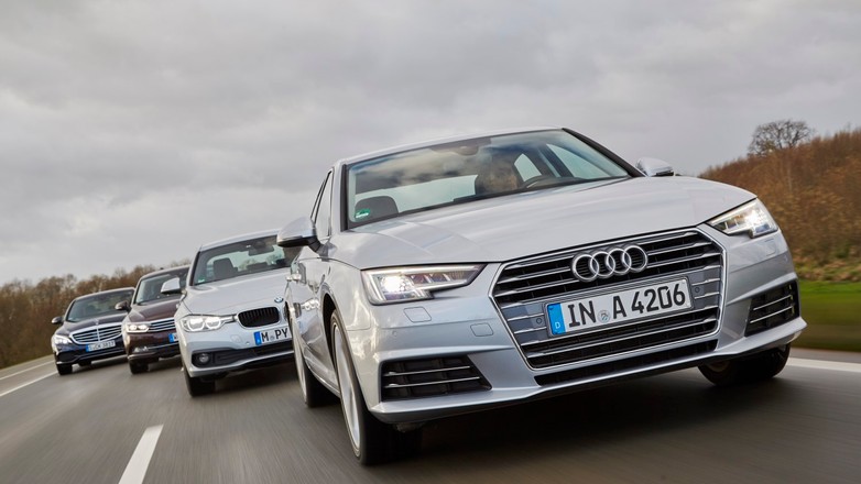 Benzynowe sedany - Audi A4, BMW 318i, Mercedes C 180 i VW Passat