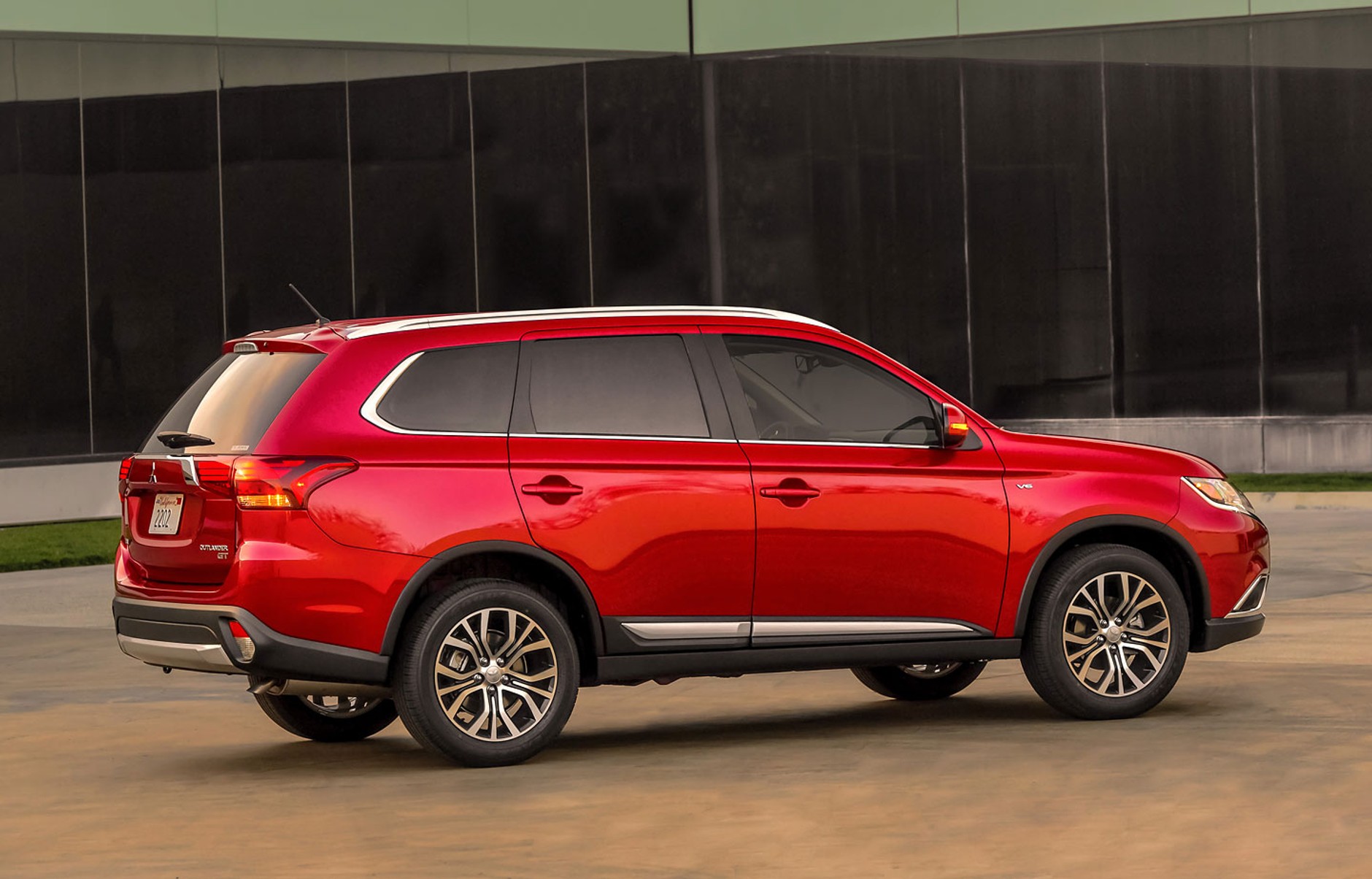 Mitsubishi Outlander 2016 - nowa era marki
