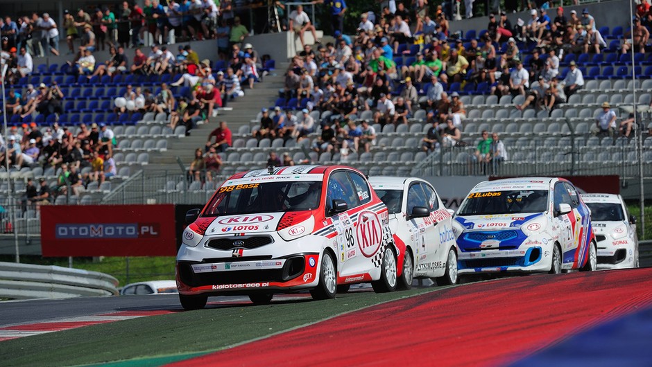 Kia Lotos Race