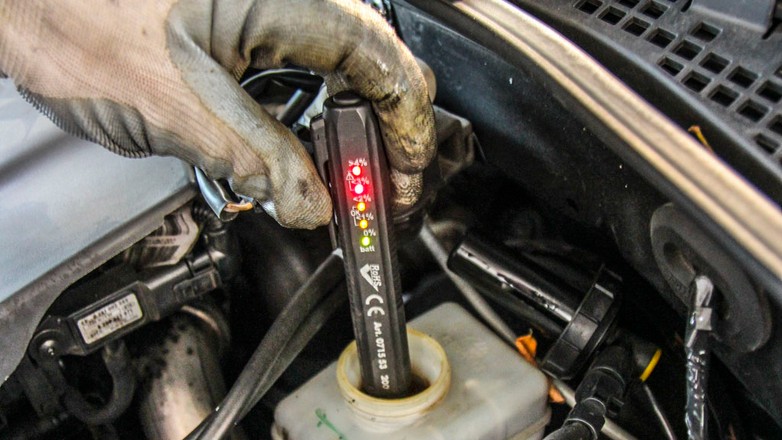 Kontrola płynu hamulcowego