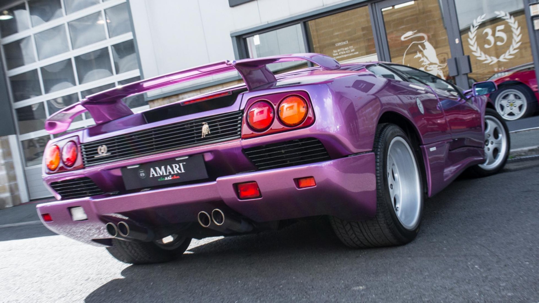 Ciekawostka z ogłoszenia: Lamborghini Diablo SE30 z Cosmic Girl