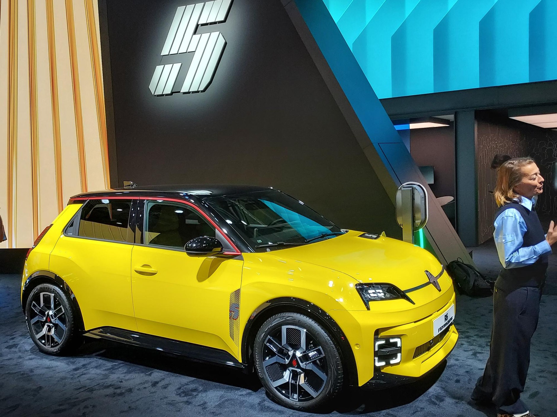 Salon samochodowy w Paryżu 2024