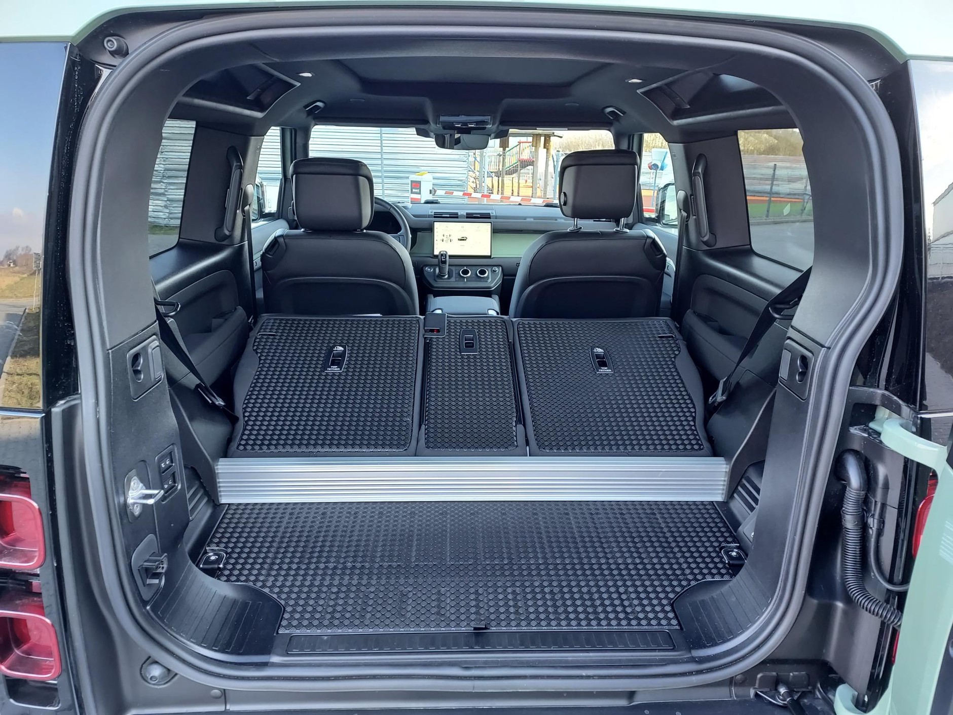 Land Rover Defender 90