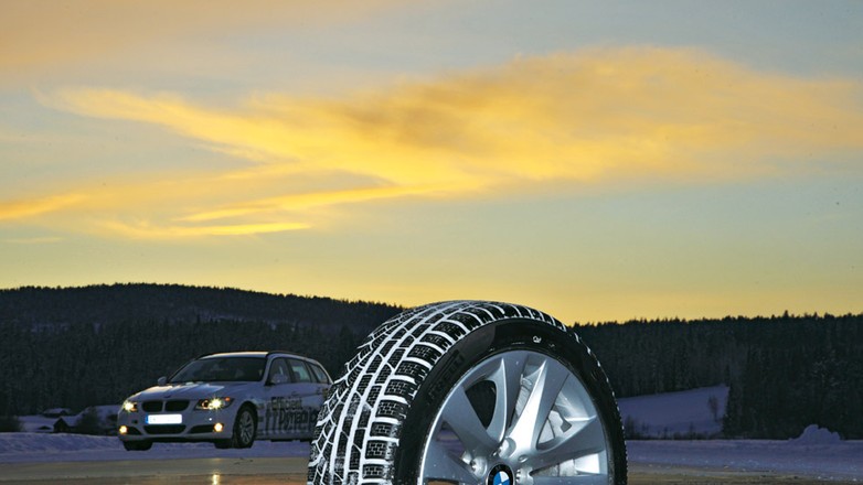 Test opon zimowych 225/45 R17: na czym bezpiecznie przejechać przez zimę?