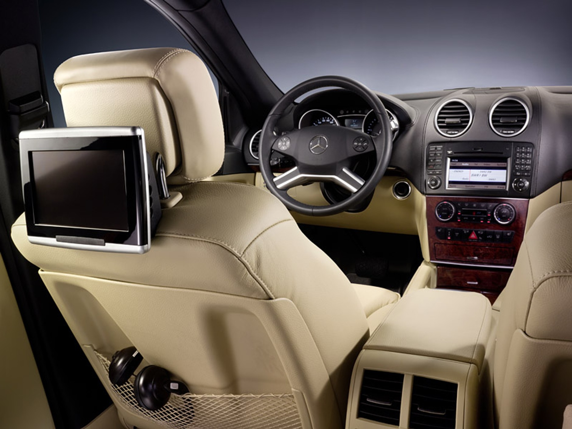 Mercedes-Benz M: facelifting stuttgarckiego SUV-a