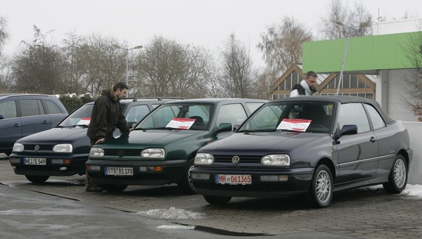 Kabriolet, motocykl, terenówka - które pojazdy tanieją jesienią?