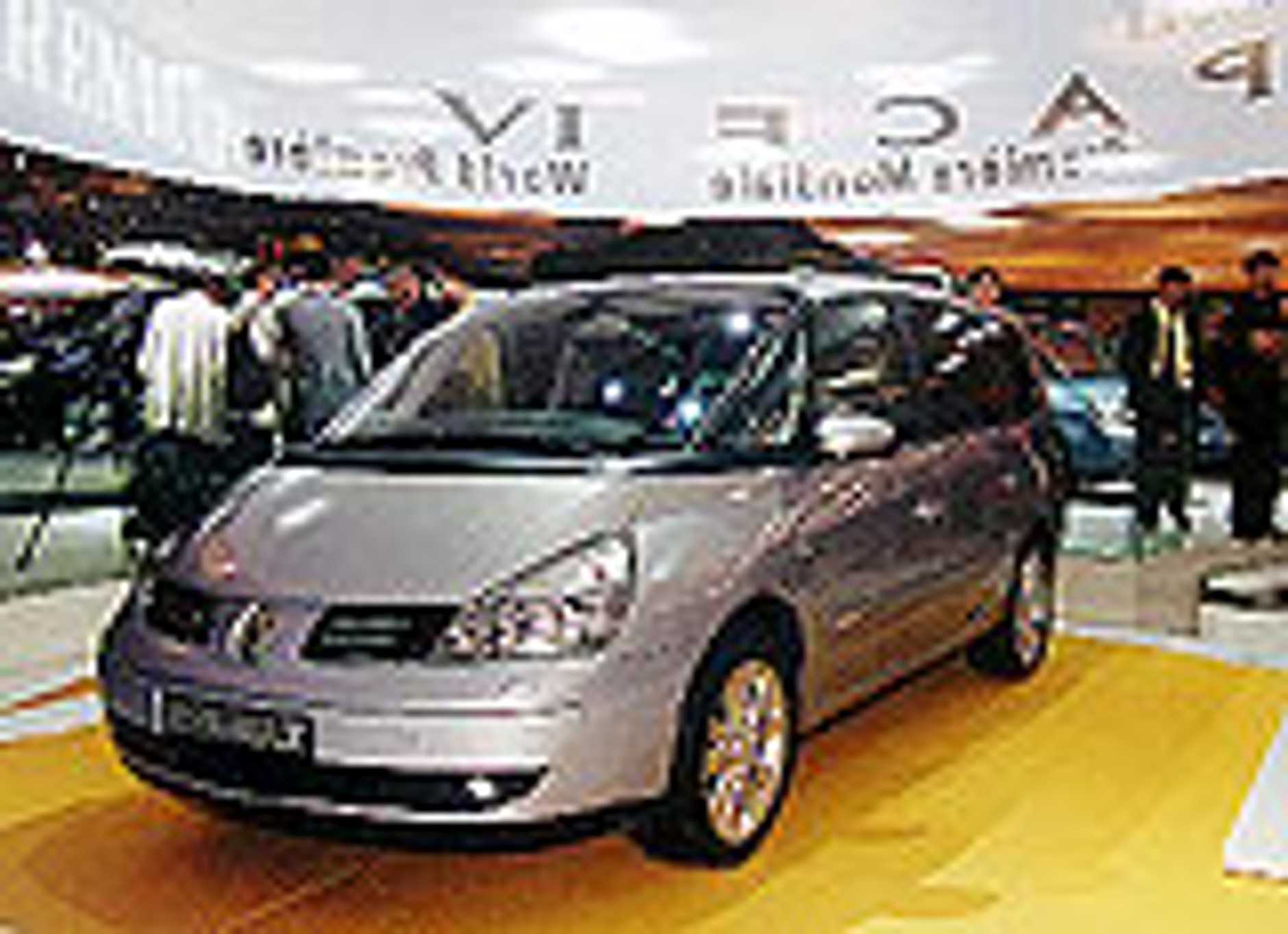 81. salon samochodowy w Paryżu