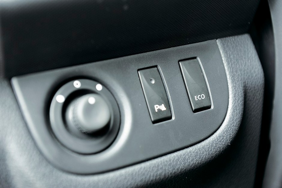 Dacia Sandero, przycisk "Eco"